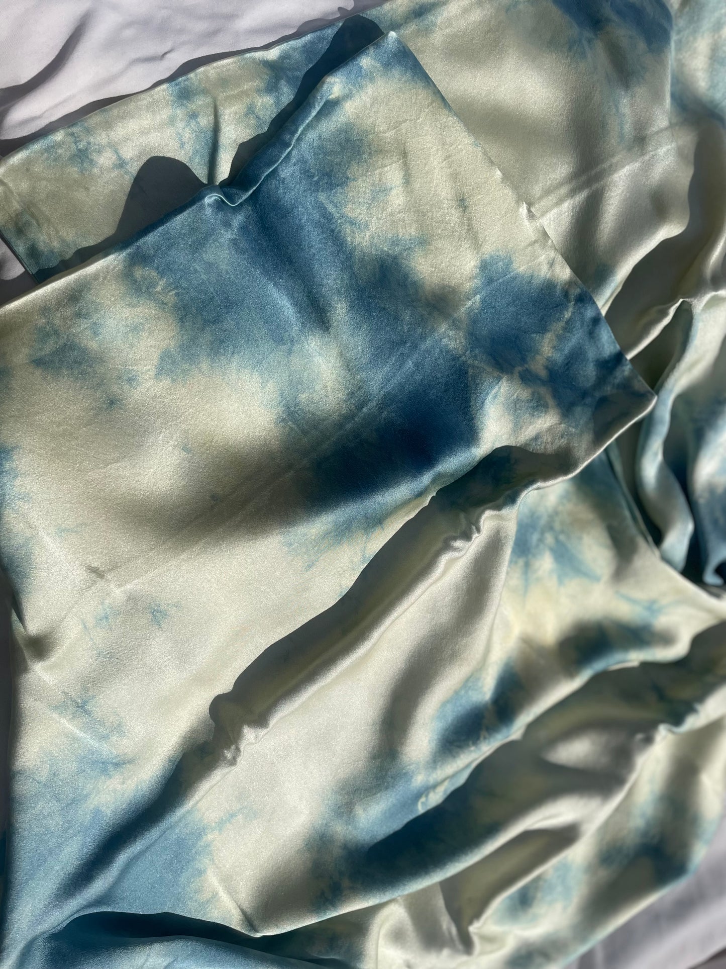 Silk Pillowcase Set Eucalyptus & Indigo Shatter